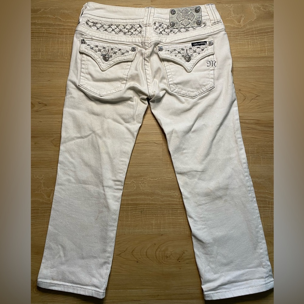 Miss Me White Mid-Rise Capri size 26